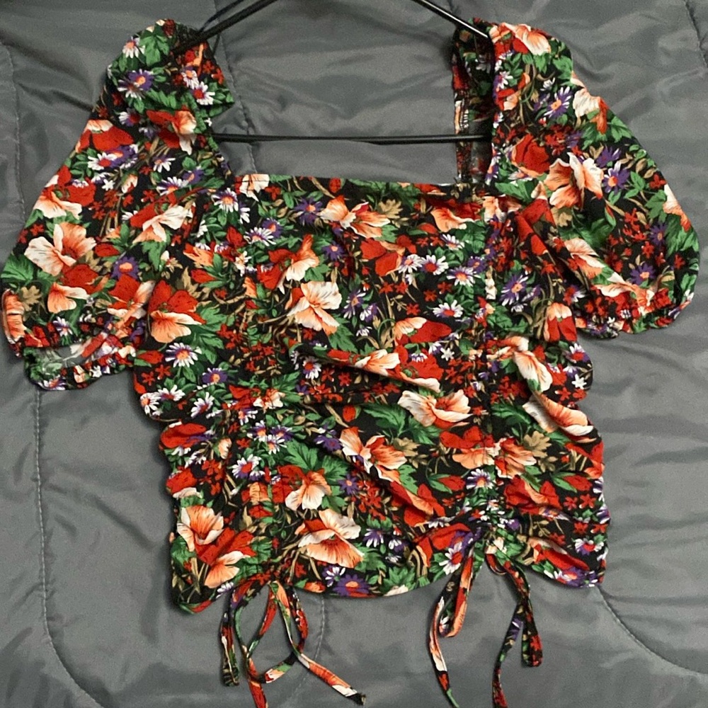 Medium sized Milk and Honey blouse, no tags, but never worn.